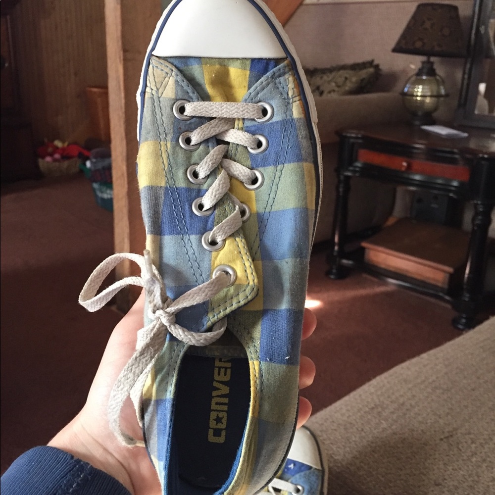 Plaid Converse All Star Chuck Taylor lowtops, sz 6